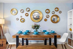 Dining - River Heights With Views Parking |By My Getaways (Brighton)
