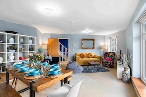 Interior - River Heights With Views Parking |By My Getaways (Brighton)