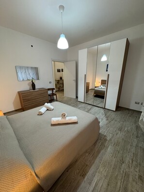 3 bedrooms, iron/ironing board, Internet, bed sheets - The Golden Vine (Alghero)