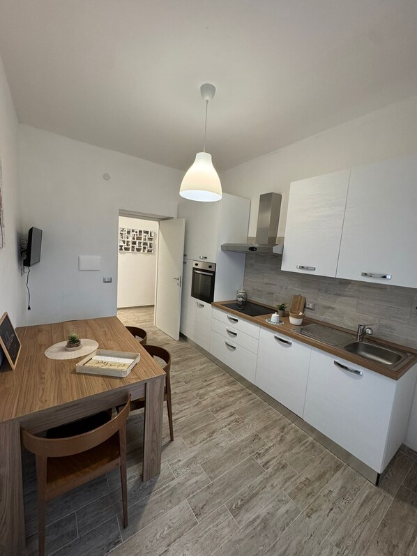 Oven, stovetop, dishwasher - The Golden Vine (Alghero)