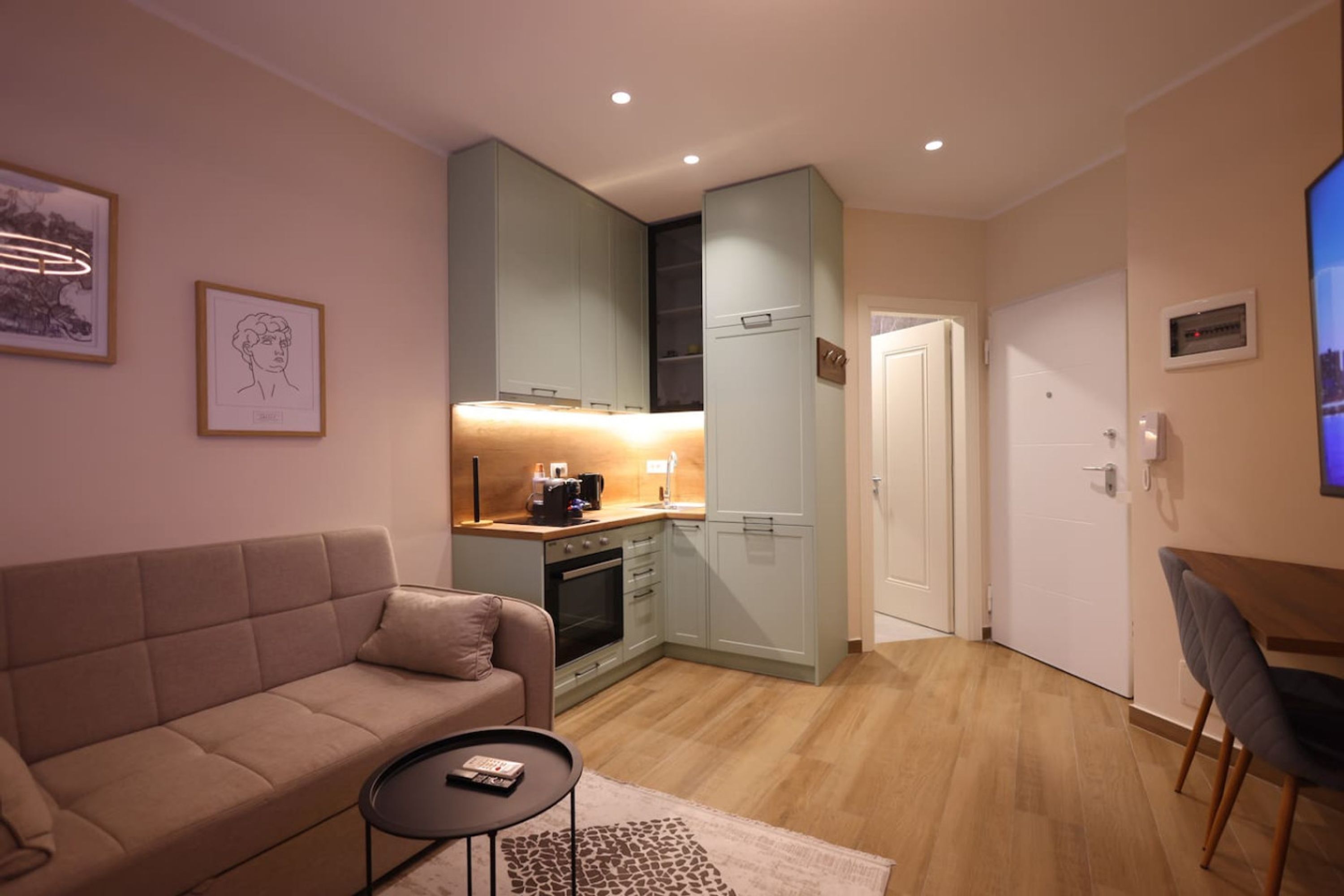 テレビ、書斎 / ワークスペース