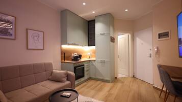 Een televisie en een kantoor