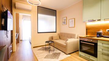 Een televisie en een kantoor