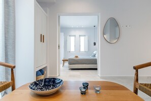 Appartement, balkon, uitzicht op stad | Een kluis op de kamer, een strijkplank/strijkijzer, gratis wifi