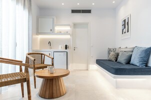 Apartamento, balcón, vistas a la ciudad | Caja fuerte, tabla de planchar con plancha, wifi gratis