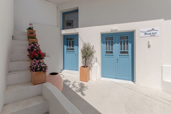 Front of property - Blue Art Suites (Naxos)