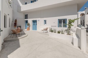 Exterior - Blue Art Suites (Naxos)