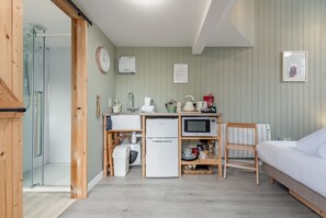 1 chambre, accès au Wi-Fi (inclus), literie fournie