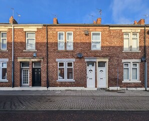 Exterior - Cozy 1-Bed Ground Floor Flat, Wallsend, Newcastle - Pass the Keys (Wallsend)