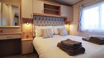 2 bedrooms, individually decorated, individually furnished, free WiFi