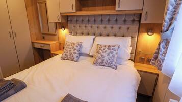 2 bedrooms, individually decorated, individually furnished, free WiFi