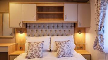 2 bedrooms, individually decorated, individually furnished, free WiFi