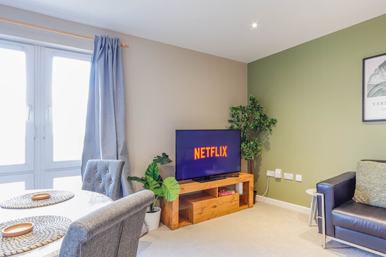 Two-bedroom City Apartment - Cardiff