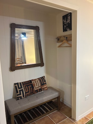 Interior - Taos Raven 3 Bedroom House Walkable to Plaza (Taos)
