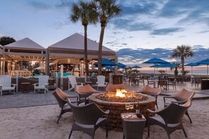 Outdoor dining - 2 Bedroom Oceanside Villa at Marriott Grande Ocean Hilton Head (Hilton Head Island)