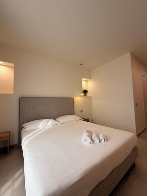Standard Double Room | Soundproofing, free WiFi, bed sheets - AB-apartHotel (Gizzeria Lido)