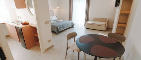 Deluxe Triple Room, Balcony, Sea View