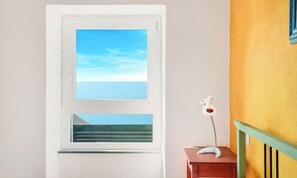 Interior - Blu Isola, located in Prevo, a few minutes drive from Corniglia, is the perfect choice for a family or group of friends.The outdoor terrace, with barbecue available, is the perfect place to relax and admire the breathtaking sunsets over the Cinque Terre  (Vernazza)