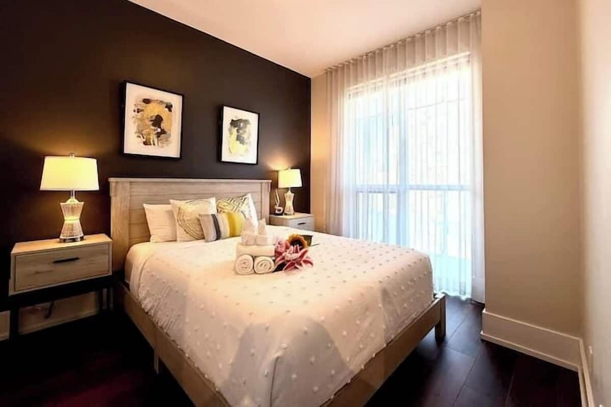 Family Condo, 2 Bedrooms, Non Smoking, Partial Lake View | Free WiFi