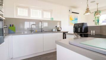 Dụng cụ nấu nướng/bát dĩa/dao nĩa