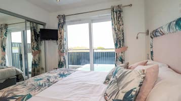 3 bedrooms, individually decorated, individually furnished, free WiFi