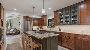 Private kitchen - Luxury Teton Ski Getaway: Beautiful 4BR Home (Jackson)
