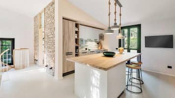 Réfrigérateur, micro-ondes, lave-vaisselle, grille-pain