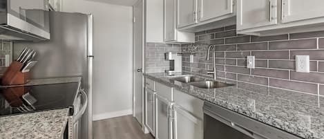 Appartamento (1 Bedroom) | Cucina privata | Frigorifero, macchina per tè/caffè