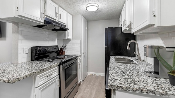 Studio (0 Bedroom) | Private kitchen