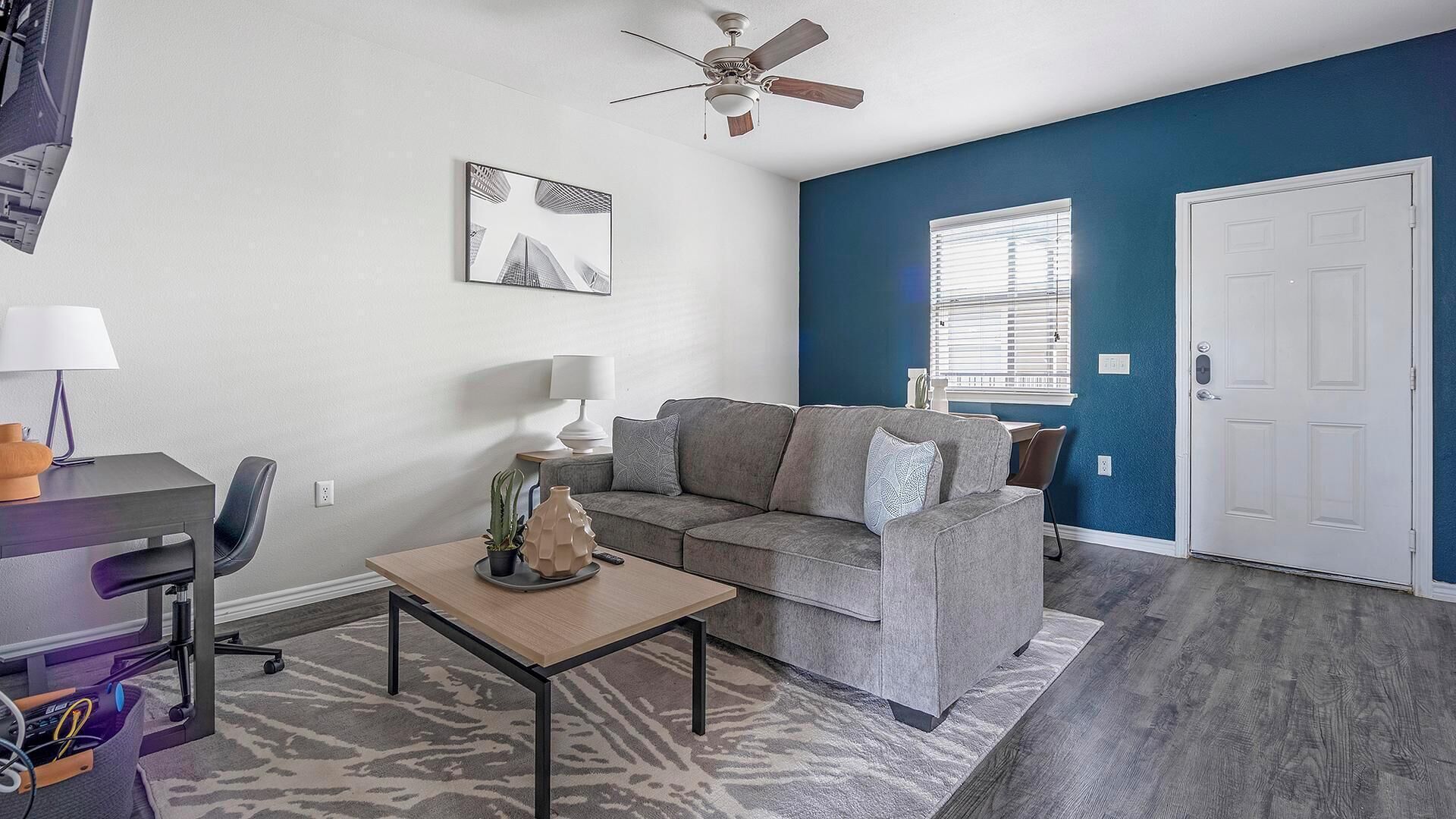 สแตนดาร์ดอพาร์ทเมนท์ (2 Bedrooms) | ด้านหน้าที่พัก