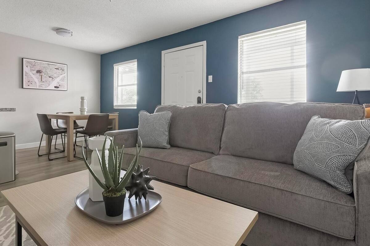 Apartment (1 Bedroom) | Living area | TV