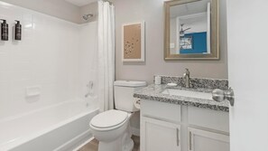 Apartment (1 Bedroom) | Bathroom - Landing at Villa de Oro - Studio in South San /.. (San Antonio)