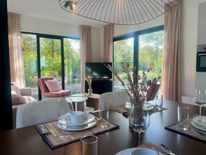 Dining - Modern Family Retreat Near the Beach (Sint Maartensvlotbrug)