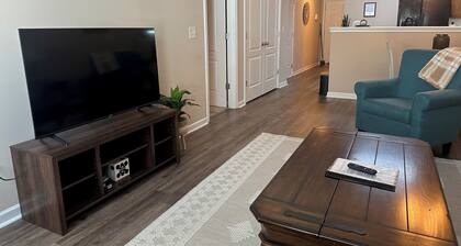 Spacious Cartersville Townhome