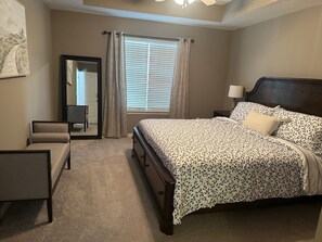 3 bedrooms, iron/ironing board, travel cot, free WiFi - Spacious Cartersville Townhome (Cartersville)