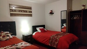 3 habitaciones, tabla de planchar con plancha, wifi y ropa de cama 