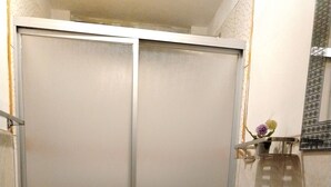 Toallas, jabón, papel higiénico