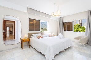 7 bedrooms, iron/ironing board, free WiFi, bed sheets