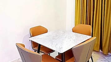 Apartment | In-room dining