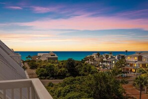 Property grounds - Gulf Views-Private Beach Access-Private Heated Plunge Pool-LSV-Bikes-Beach Gear (Santa Rosa Beach)