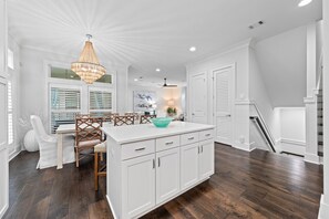 Interior - Gulf Views-Private Beach Access-Private Heated Plunge Pool-LSV-Bikes-Beach Gear (Santa Rosa Beach)