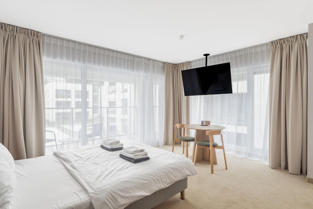 Classic Apartment | Iron/ironing board, travel crib, WiFi (free), bed sheets