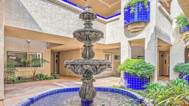 Exterior detail - Fabulous 1-bedroom condo overlooking Gulf course with AC in sunny San Diego (San Diego)