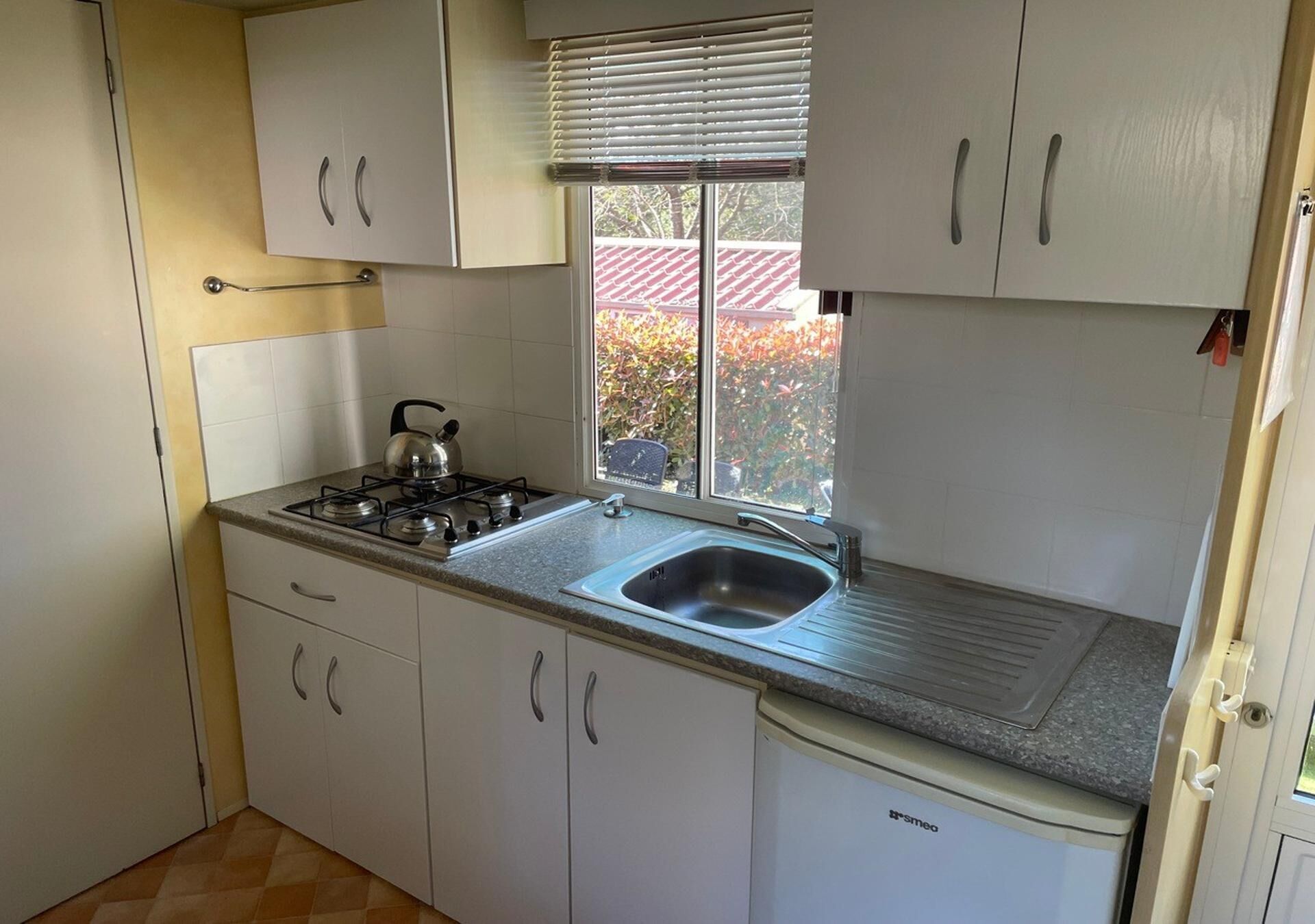 Fridge, microwave, stovetop, electric kettle