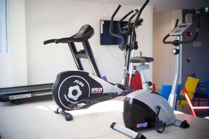 Fitness facility - Brick House Hostel Chiangmai (Chiang Mai)