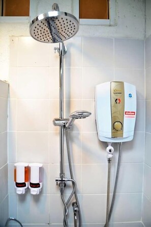 Bathroom - Brick House Hostel Chiangmai (Chiang Mai)