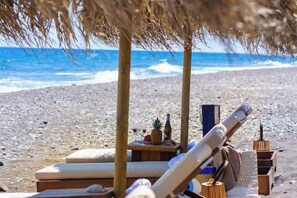 Am Strand, Liegestühle, Strandtücher
