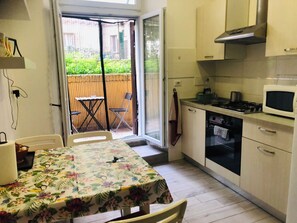 Private kitchen - Hummingbird Apartment (Roma)