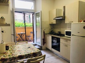 Private kitchen - Hummingbird Apartment (Roma)