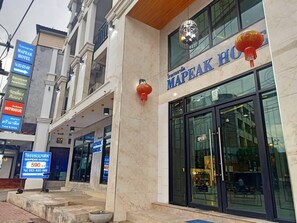 Exterior detail - Raw Hostel (Chiang Mai)